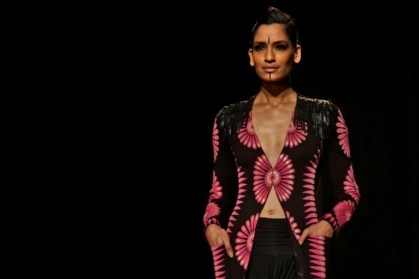 Become an Intermittent Fasting Pro: The Definitive Guide for Busy Women to Effortlessly Incorporate It into Their Lives